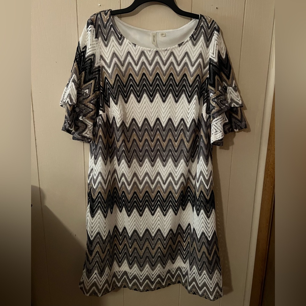 Taverna 1X Chevron Dress with Ruffle Sleeves